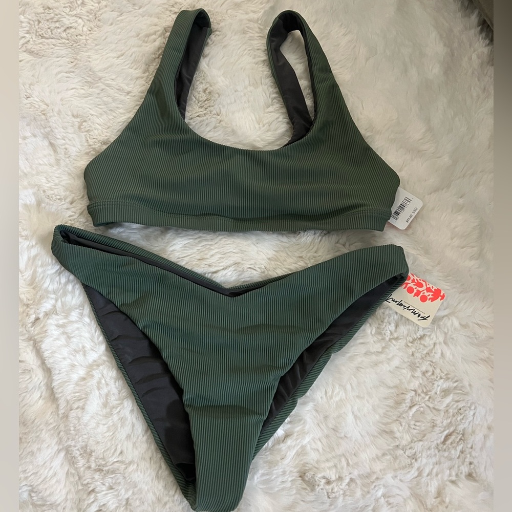 Beach Riot Swim Set - Picture 5 of 6